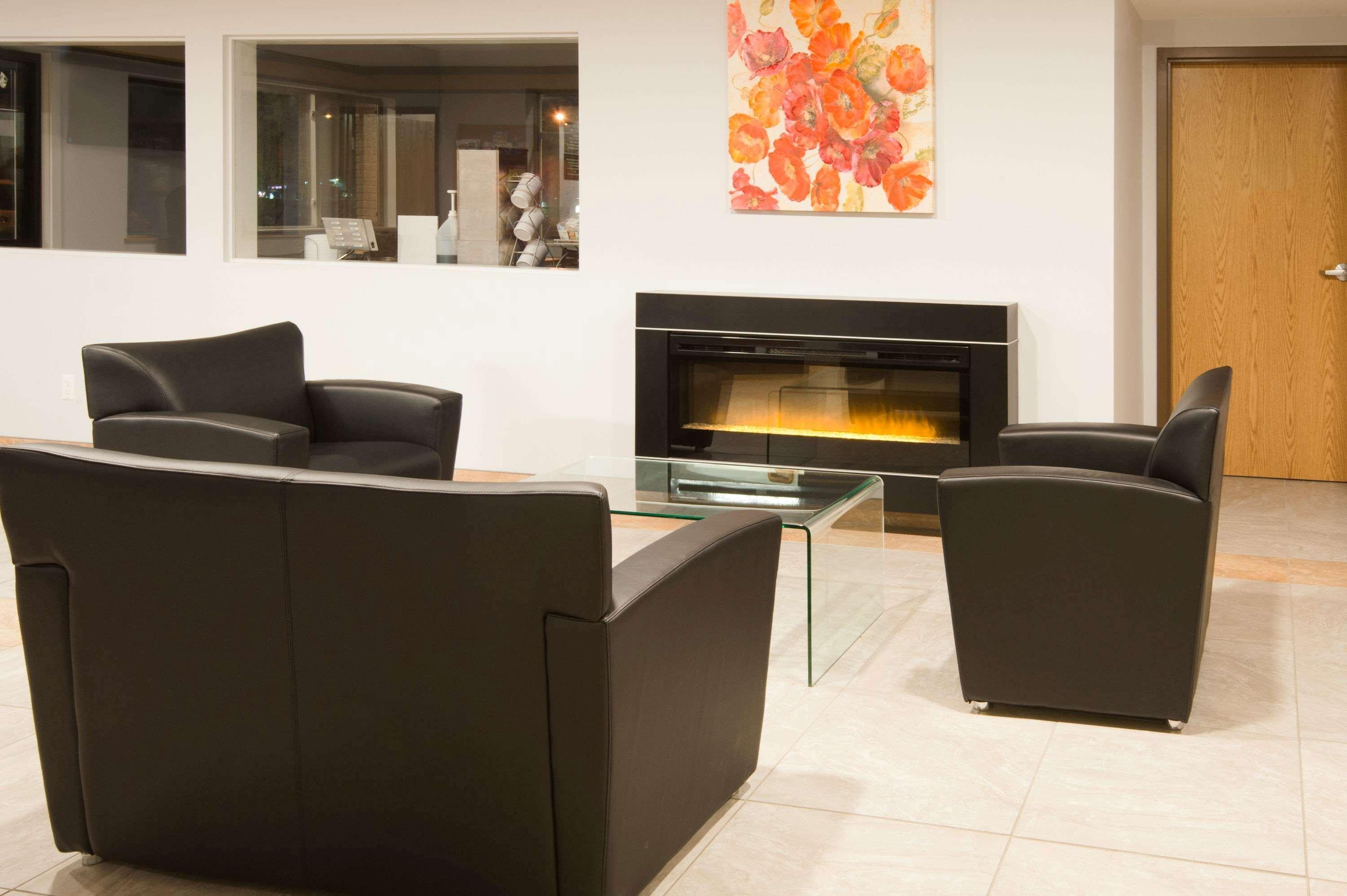 Super 8 By Wyndham Salmon Arm Hotel Екстериор снимка
